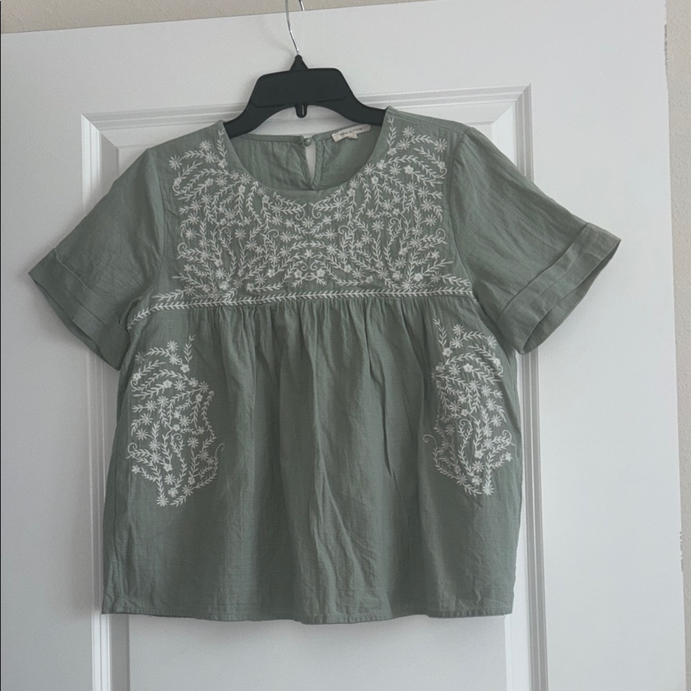 Tea n Rose Women’s Cotton Blouse Size M Embroidered Boho Sage Green Top
